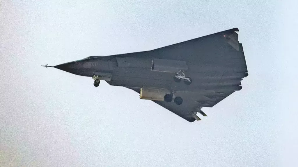 Les militaires israéliens observent avec une très grande attention le concurrent Chinois des F-35C américains.