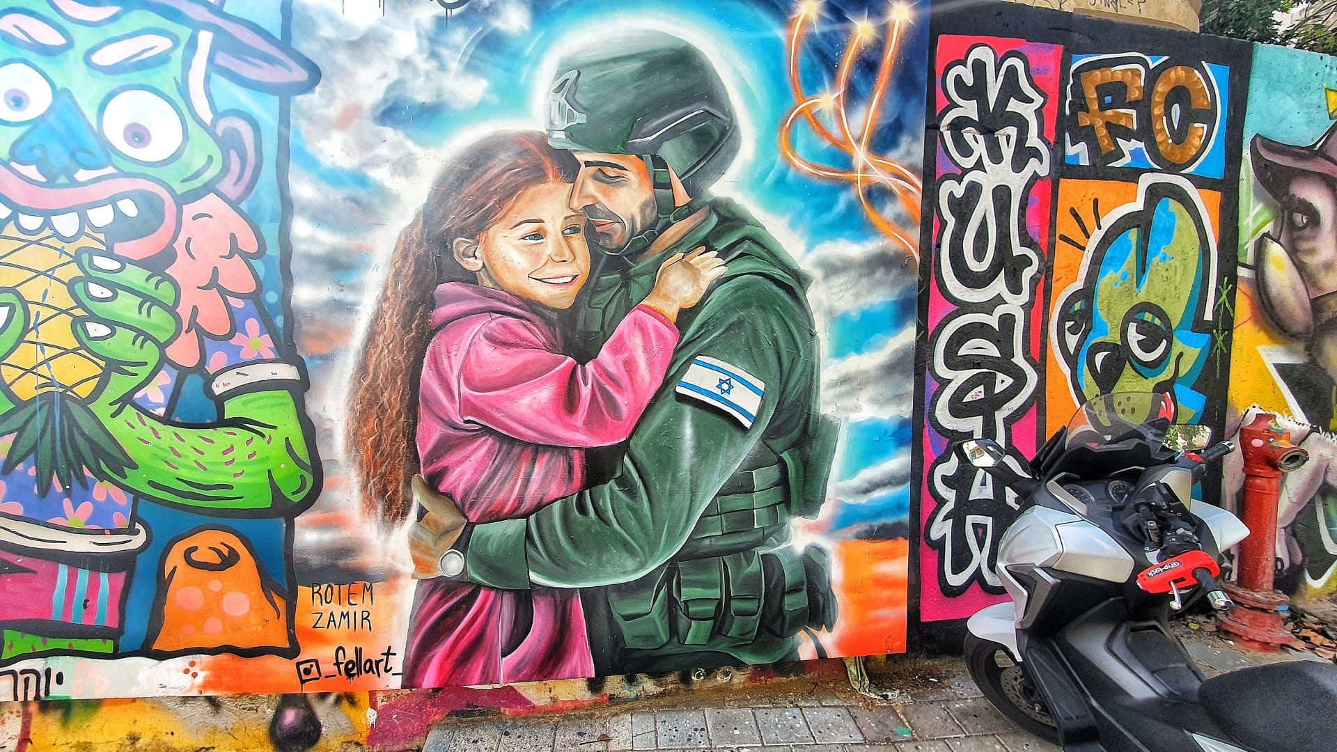 Les murs de Tel Aviv marqués par le 7 octobre : une expression artistique des émotions et des histoires marquantes