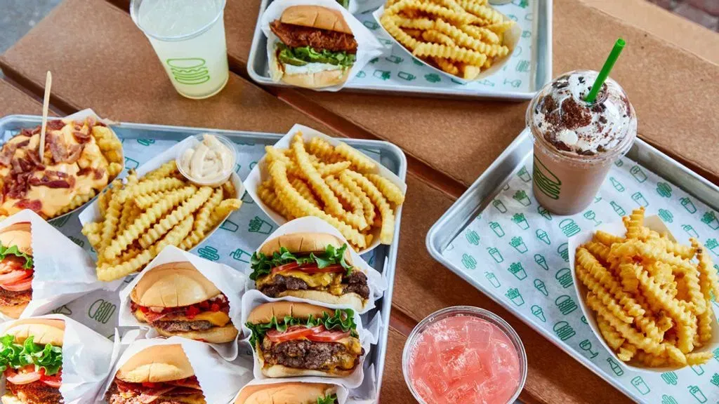 Shake Shack. Des Hamburgers « new-style ». Au Dizengoff Center de Tel-Aviv des files d’attentes incroyables.