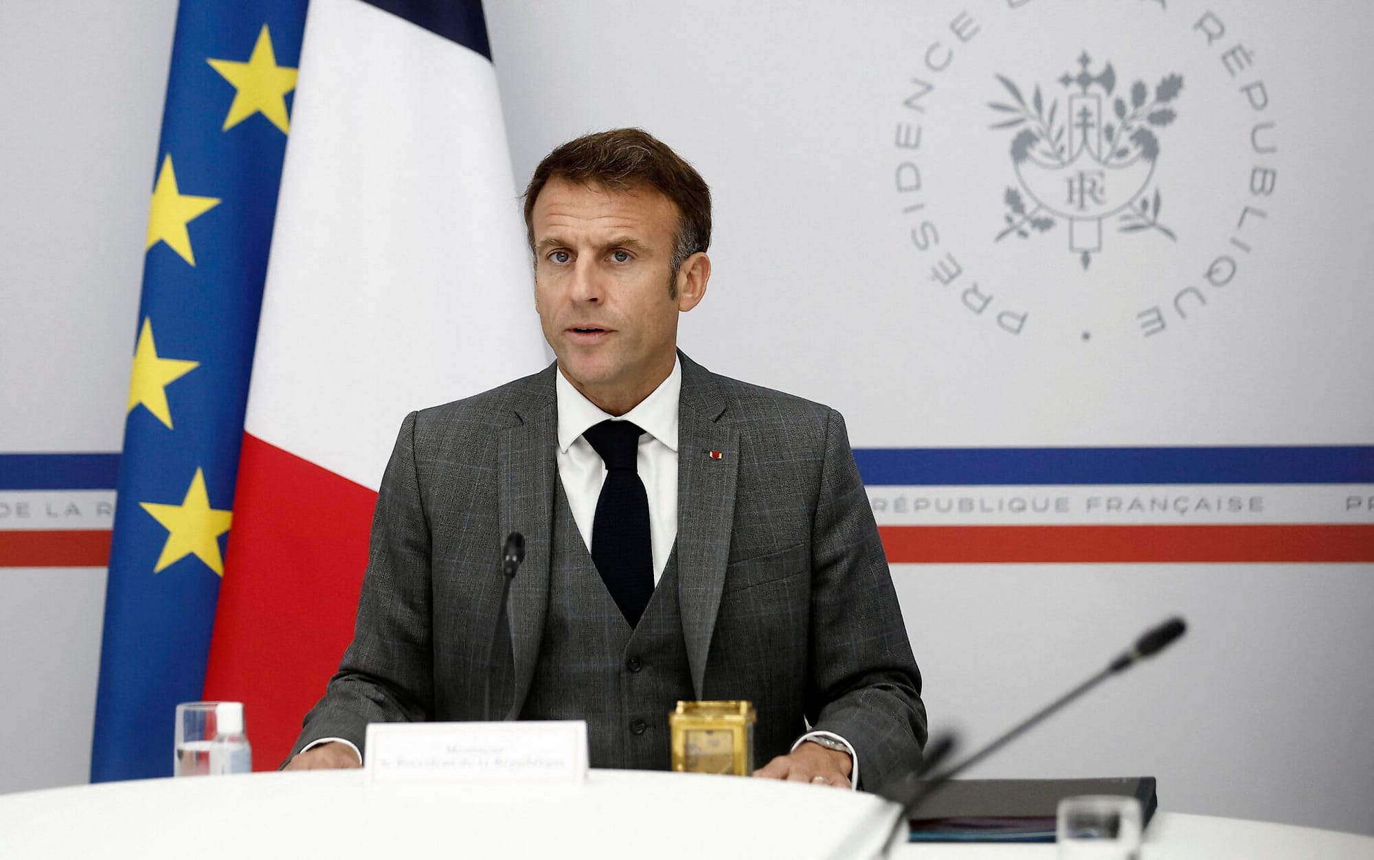 le chef du gouvernement annonce qu’il portera En France, dans les prochains mois une « loi Macron 2 » afin de « préparer le long terme ».