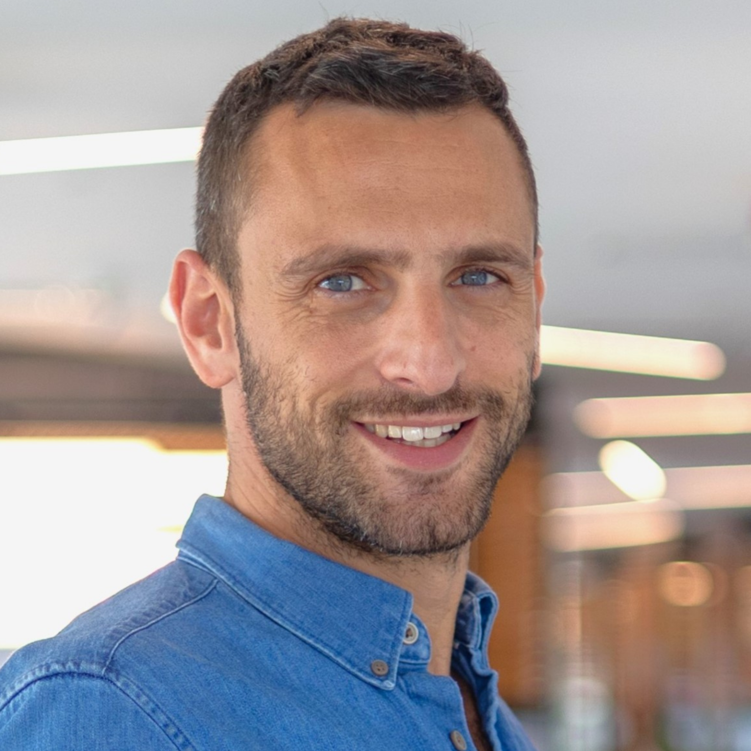 Au Tableau d’Honneur d’IsraelValley. Sur Twitter, il cartonne. Julien Bahloul est régulièrement invité à décrypter l’actualité israelienne.