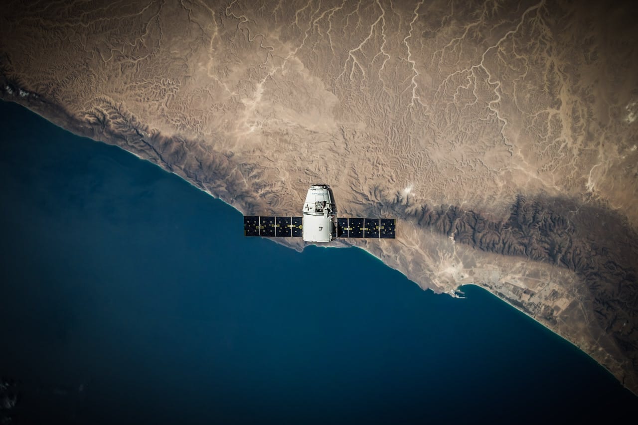 Signature d’un accord Israël-Hongrie pour l’utilisation pacifique des technologies spatiales.
