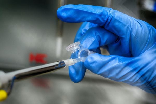 La variante britannique du coronavirus a débarqué en Israël.