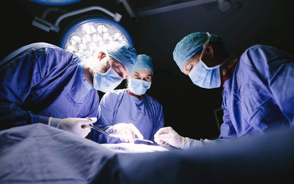 En Israël, la chirurgie de la gynécomastie (réduction du tissu mammaire chez les hommes) est en forte hausse.