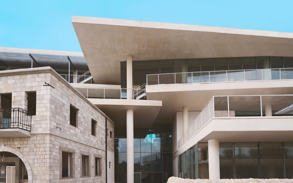 L’École des beaux-arts Bezalel s’installe au cœur de Jérusalem.