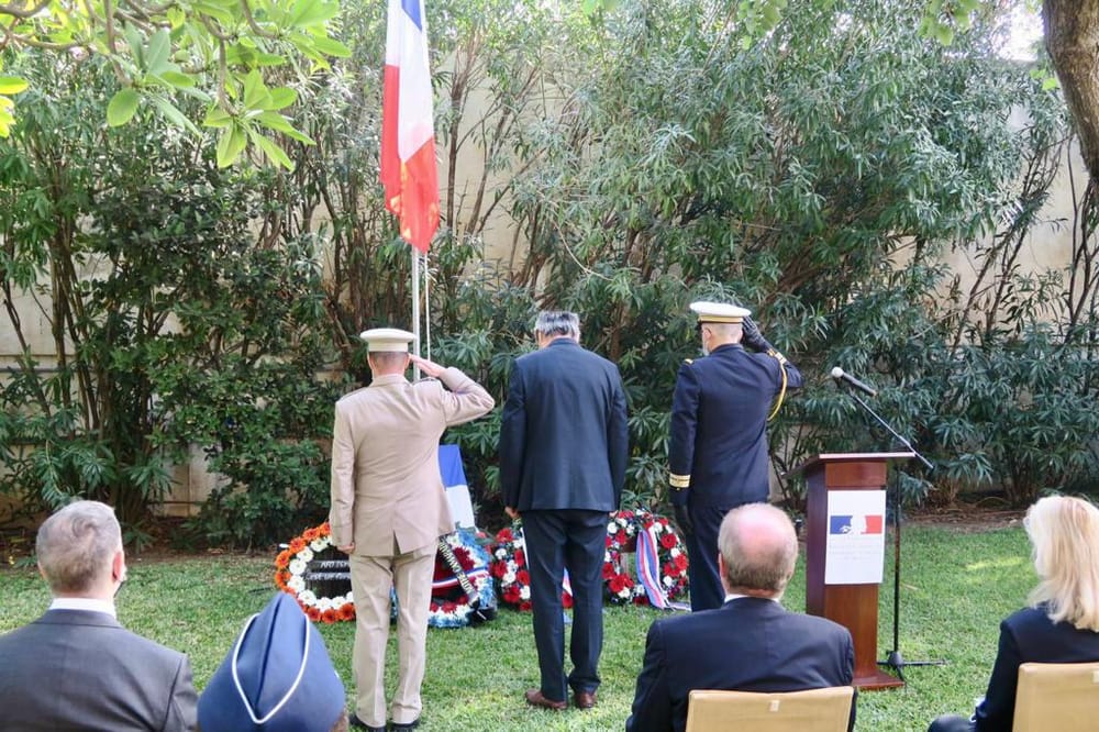 Cérémonie à la résidence de France (Tel-Aviv). Crash d’hélicoptère de la MFO.