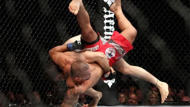 Un combattant israélien de MMA, policier a Beer Sheva, a mis KO son adversaire qui lui avait envoyé des messages antisémites.