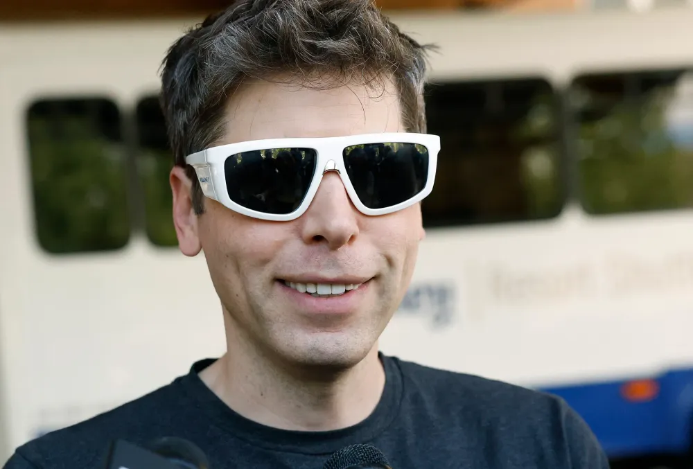 Look Hightech. S’exhiber à Tel-Aviv? Faites comme Sam Altman, PDG d’OpenAI. Des lunettes de folie…