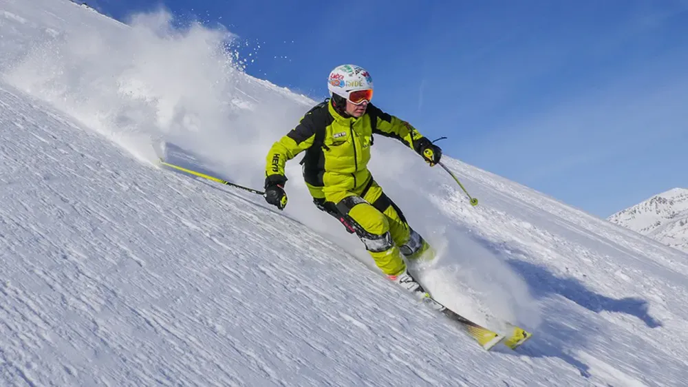 Vacances d’hiver. Objectif N°1 : attirer les skieurs israéliens en France. Cours en hébreu.