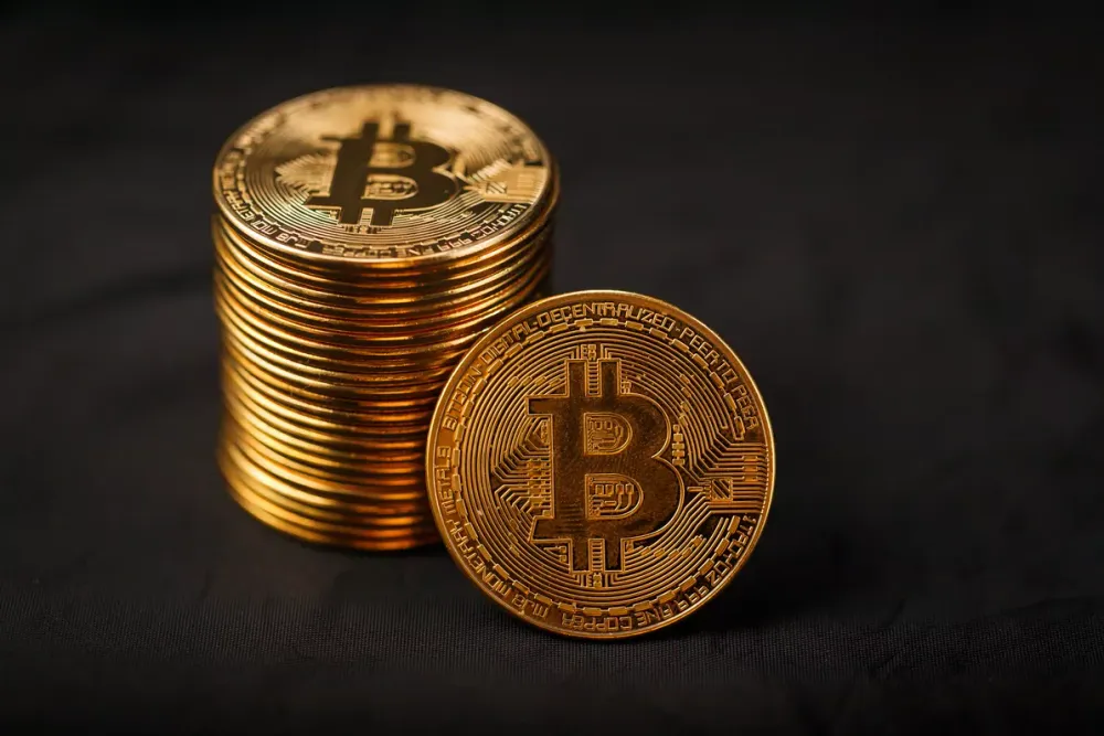 Bitcoin et risques géopolitiques. Chute de la crypto après l’attaque attribuée à Israël sur l’Iran.