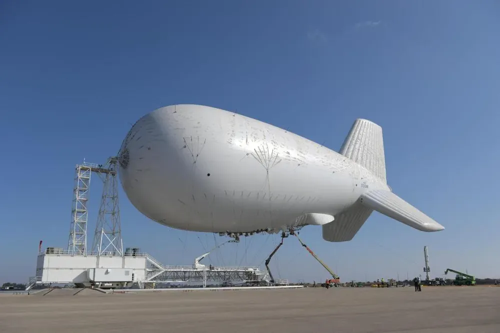 Israël défense. Un Ballon géant avec un système de détection de missiles et d’avions.