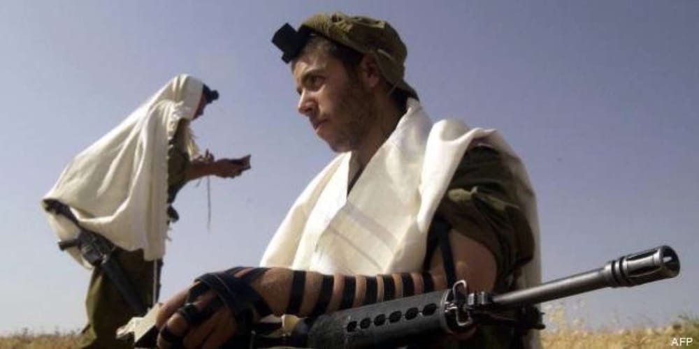 Bizarre… Un soldat de Tsahal interdit de lire à la radio des poèmes.