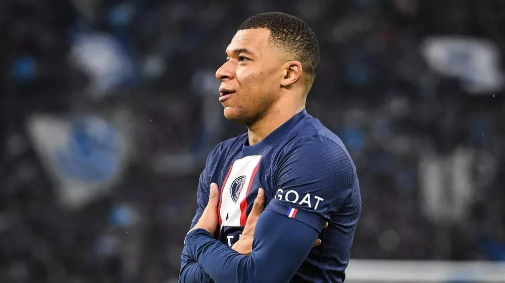 IsraelValley. Pour Pourim, rupture de stock sur les Tee shirts M’Bappe!