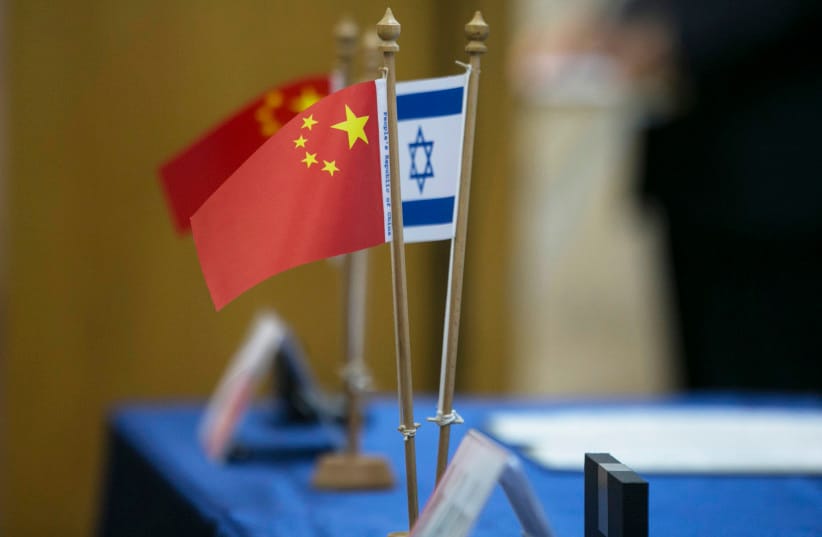 Radio J. Le hightech israélien va t-il souffrir des décisions de Trump en matière de droits de douane? La Chine comme relais.