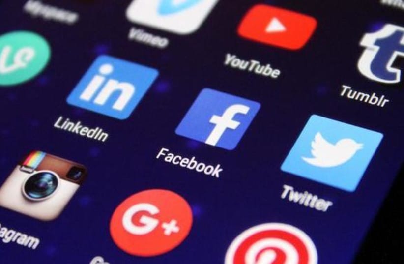 En berne. Twitter enregistre une baisse de 5 % d’utilisateurs en 2025. 32 % des israéliens l’utilise.