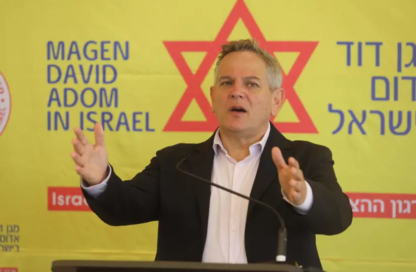 Le ministre israélien de la Santé, Nitzan Horowitz en Ukraine.