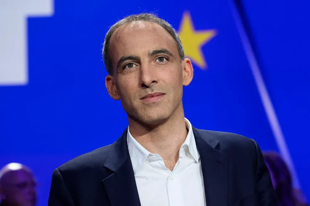 « En tant que juif, soyez maudit ». Glucksmann face à une femme juive.