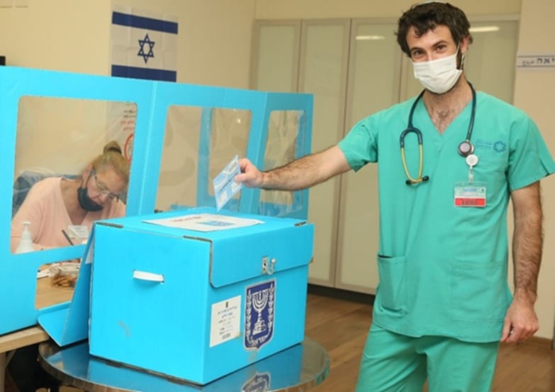 Pass-sanitaire et travail. Vaccin : deux millions d’israéliens ont déjà reçu leur 3ème dose.