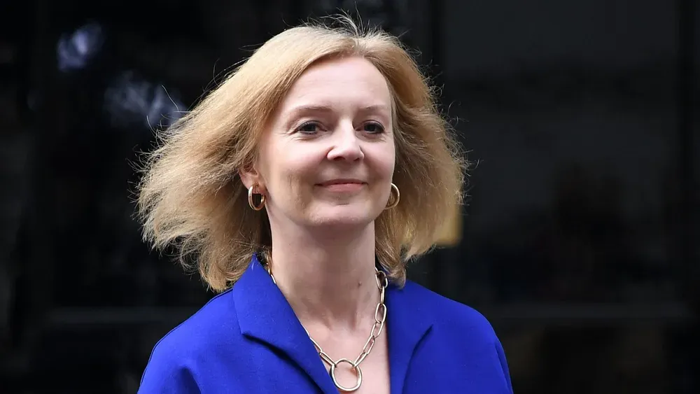 Selon Yair Lapid, Liz Truss souhaite fermer l’Ambassade de G.B. à Tel-Aviv.