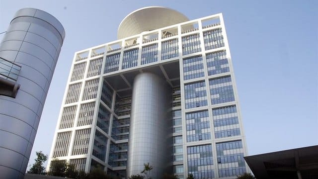 Ultra-Secret. Le lieu le plus agité ce matin à Tel-Aviv. La fameuse « fosse », le bunker servant de Centre de Commandement, au sein de la base de Kirya.