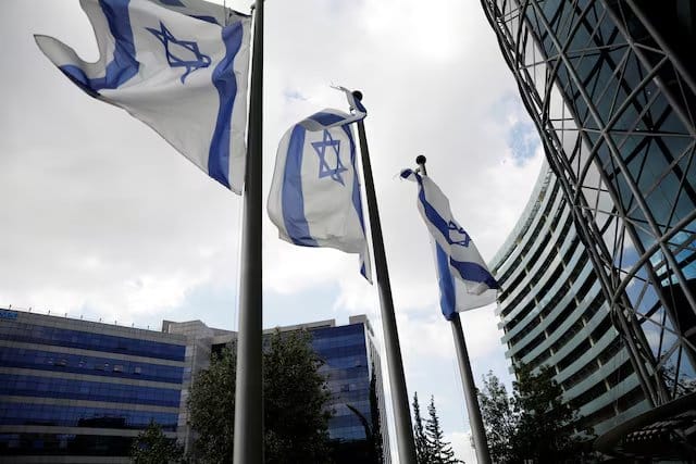Le Prof. Teferra de l’Université de Tel-Aviv enseigne les langues guèze et amharique.