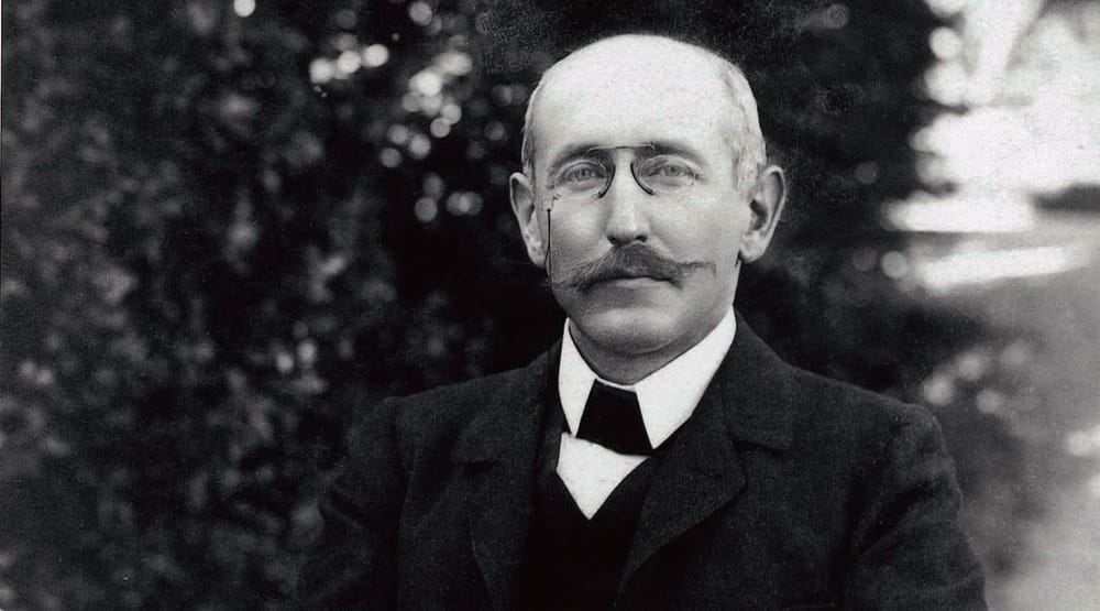 A Voir à Tel-Aviv. La statue du capitaine Alfred Dreyfus offerte par la Ville de Paris.