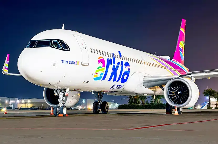 Vol Tel Aviv-Rome. Un défilé de mode Yaron Minkowski organisé à bord d’un avion a eu lieu.