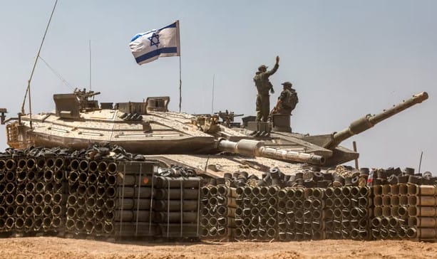 Netanyahou dépose plainte contre l’ancien chef d’état-major, Moshe Ya’alon.
