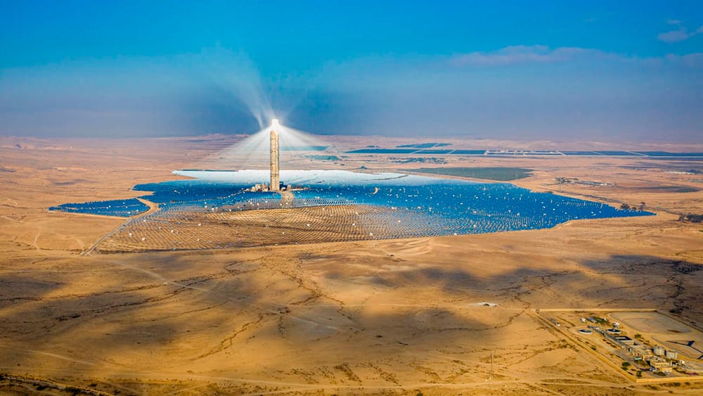 La Tour d’Ashalim, la plus grande tour solaire du monde. A voir, lors de votre séjour en Israël.