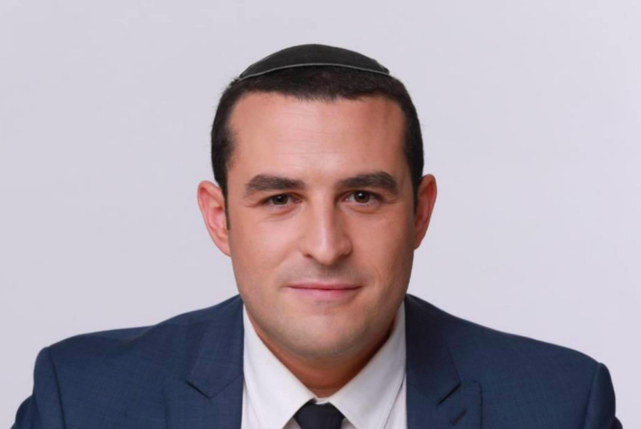 Israël vote. Yomtob Kalfon (33 ans), avocat d’affaires, candidat du Parti Yemina.