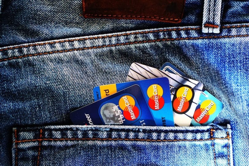 Carte bancaire : taux de fraude en baisse en France. Des conseils judicieux contre les escrocs en Israël.