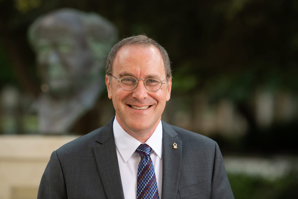 Danny Chamovitz. »Tirons notre force de notre histoire commune et de la résilience qui nous a portés ».