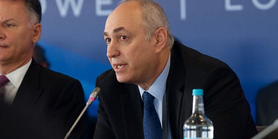 Covid. Le fils de Shimon Peres et ses amis lancent un fonds de soutien.
