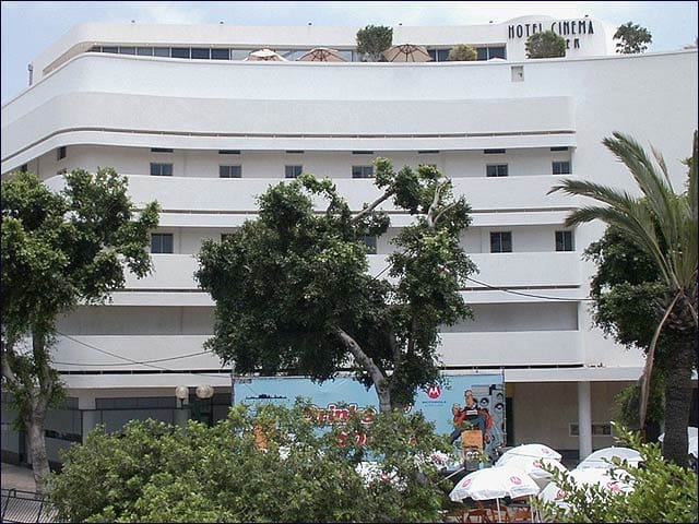 Déprime sur Dizengoff (Tel-Aviv). Nombreux magasins en faillite.