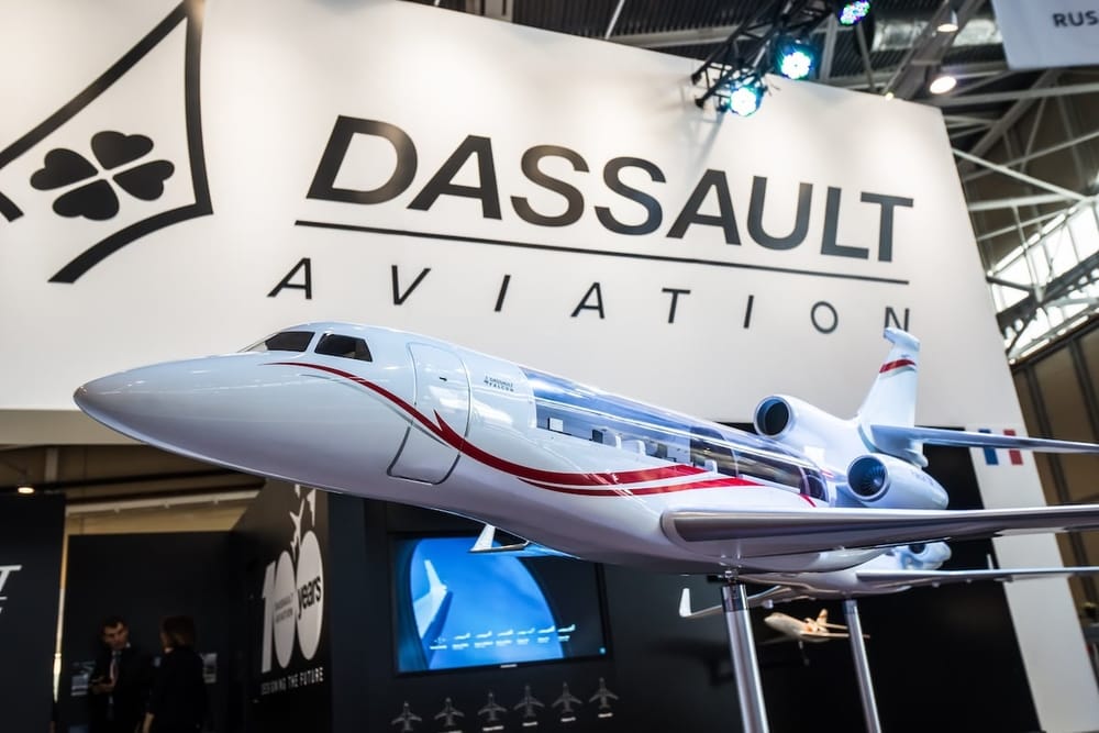 Radio J. Dassault entretient des relations commerciales et stratégiques avec Israël. Ventes d’avions militaires, logiciels et investissements.