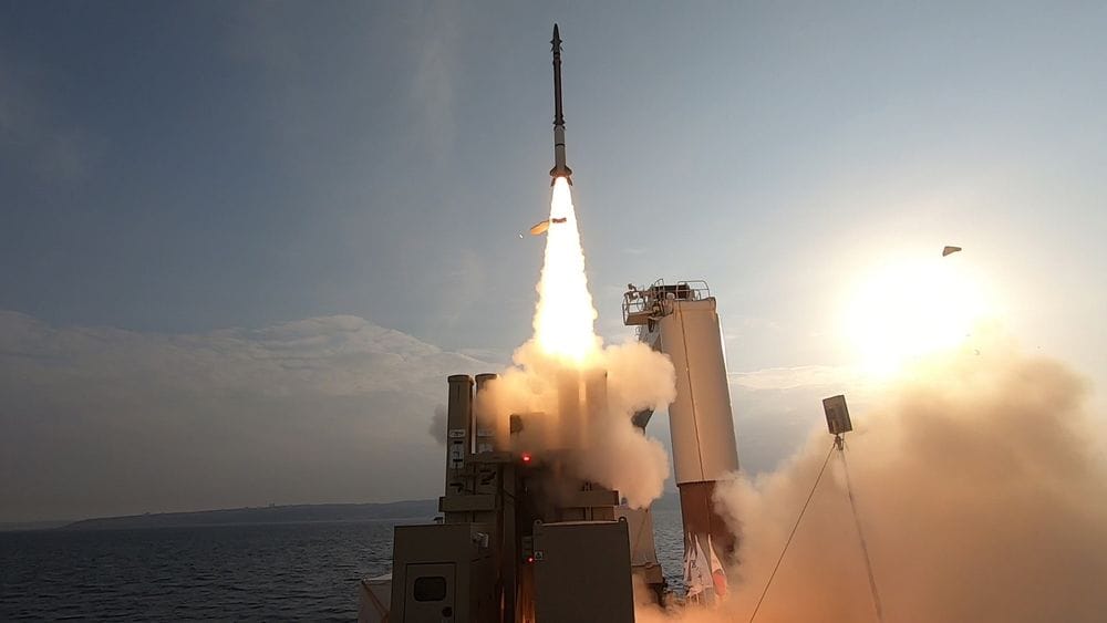 Les armes d’Israël (n 11) : le système David’s Sling, concurrent du Patriot américain.