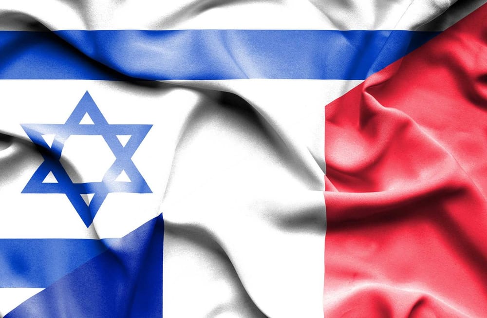 Tensions France/Israël. L’Ambassadeur de France, Frédéric Journès, a défendu avec vigueur la vision diplomatique portée par Paris. Yonathan Arfi tente de calmer les esprits.