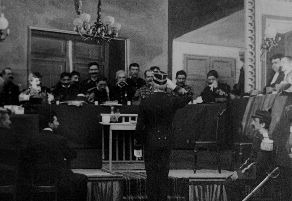 1er film censuré pour raisons politiques : « L’affaire Dreyfus » de Georges Méliès.