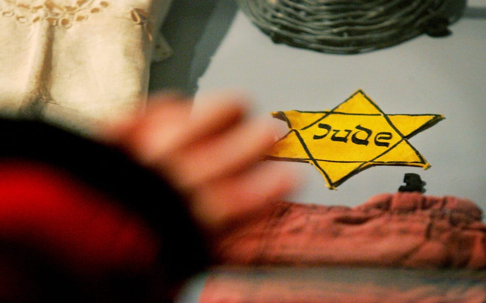 Israël abrite quelque 165 800 survivants reconnus de la Shoah.