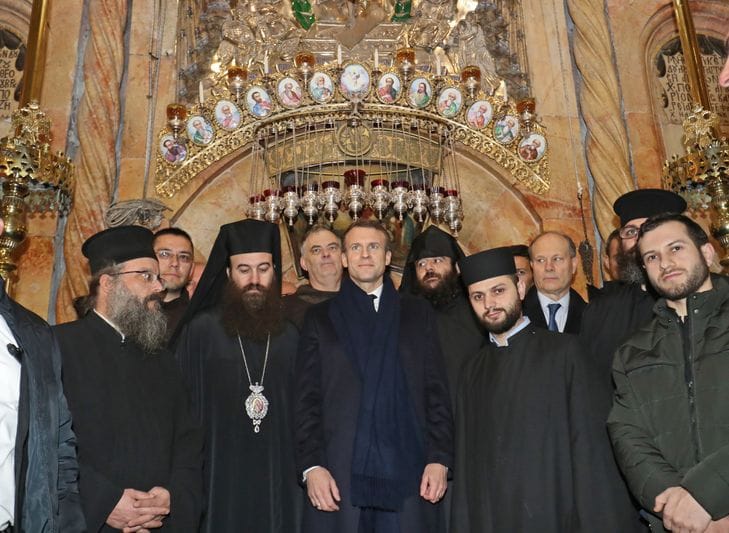 Emmanuel Macron renforce le soutien aux écoles des chrétiens d’Orient, Israël compris.