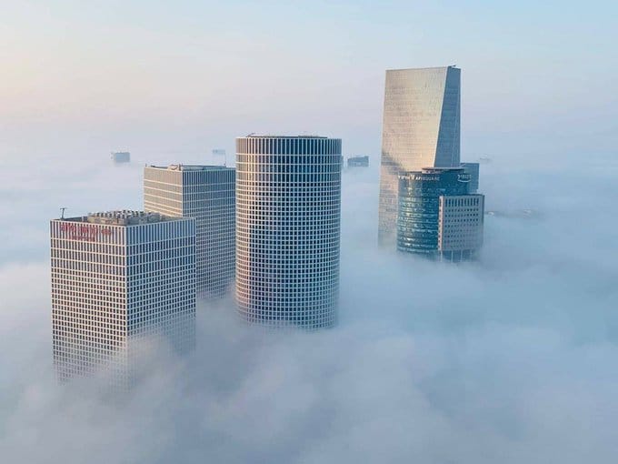 Une brume épaisse enveloppe les régions centrales d’Israël.