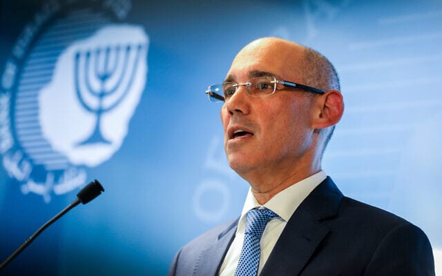 Le gouverneur de la banque d’Israël, Amir Yaron, souhaite la réadmission des travailleurs palestiniens.