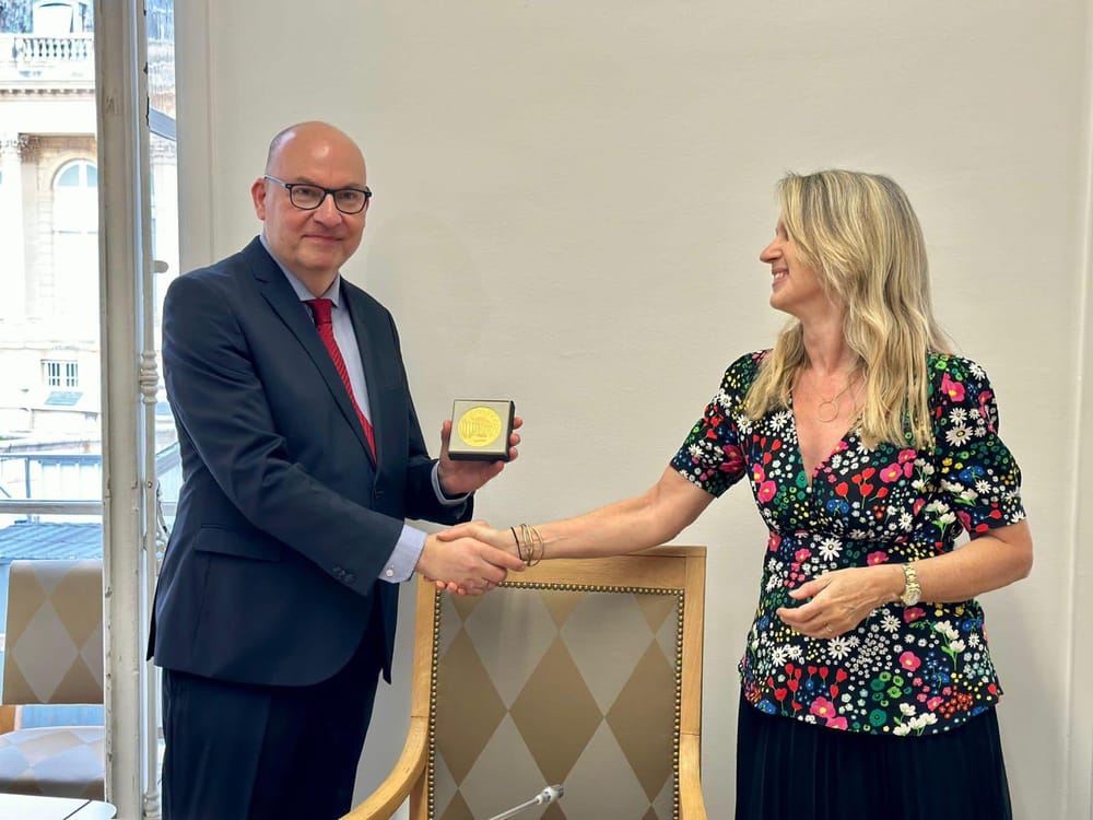Diplomatie. Médaille de l’Assemblée nationale française pour Daniel Saada.