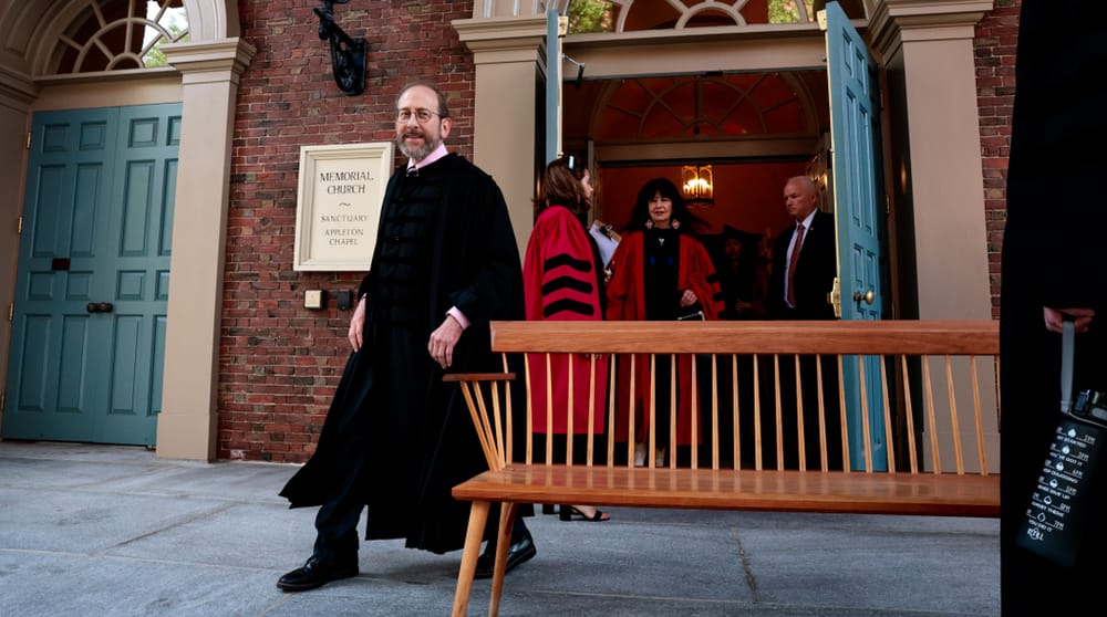 Qui est Alan Garber, le président juif de Harvard et pourquoi s’oppose t’il à Trump ?