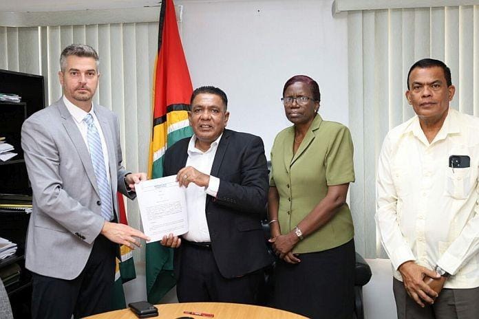 Une société israélienne va développer un projet hydroponique en Guyana.