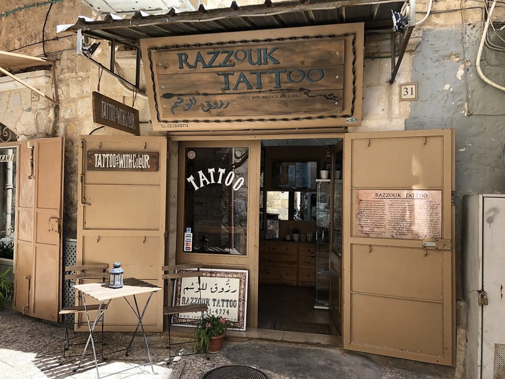 Tatouage et histoire… Razzouk Ink, dans la vieille ville de Jérusalem.
