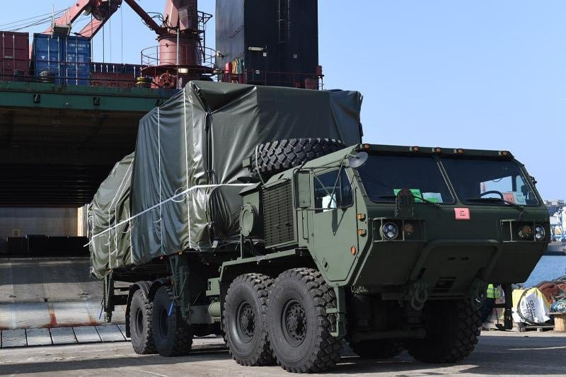 Israël livre aux États-Unis une deuxième batterie du système de défense Iron Dome.