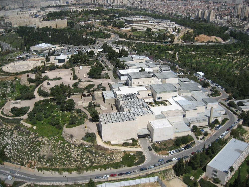 Le musée d’Israël célèbre son 60e anniversaire de manière étonnante.