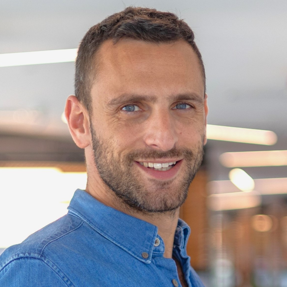 Au Tableau d’Honneur d’IsraelValley. Sur Twitter, il cartonne. Julien Bahloul est régulièrement invité à décrypter l’actualité israelienne.