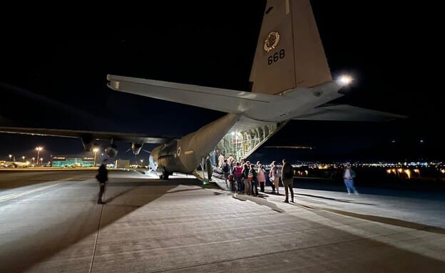 La Pologne a envoyé en Israël un Hercules C-130. Le Brésil a envoyé en Israël six avions.